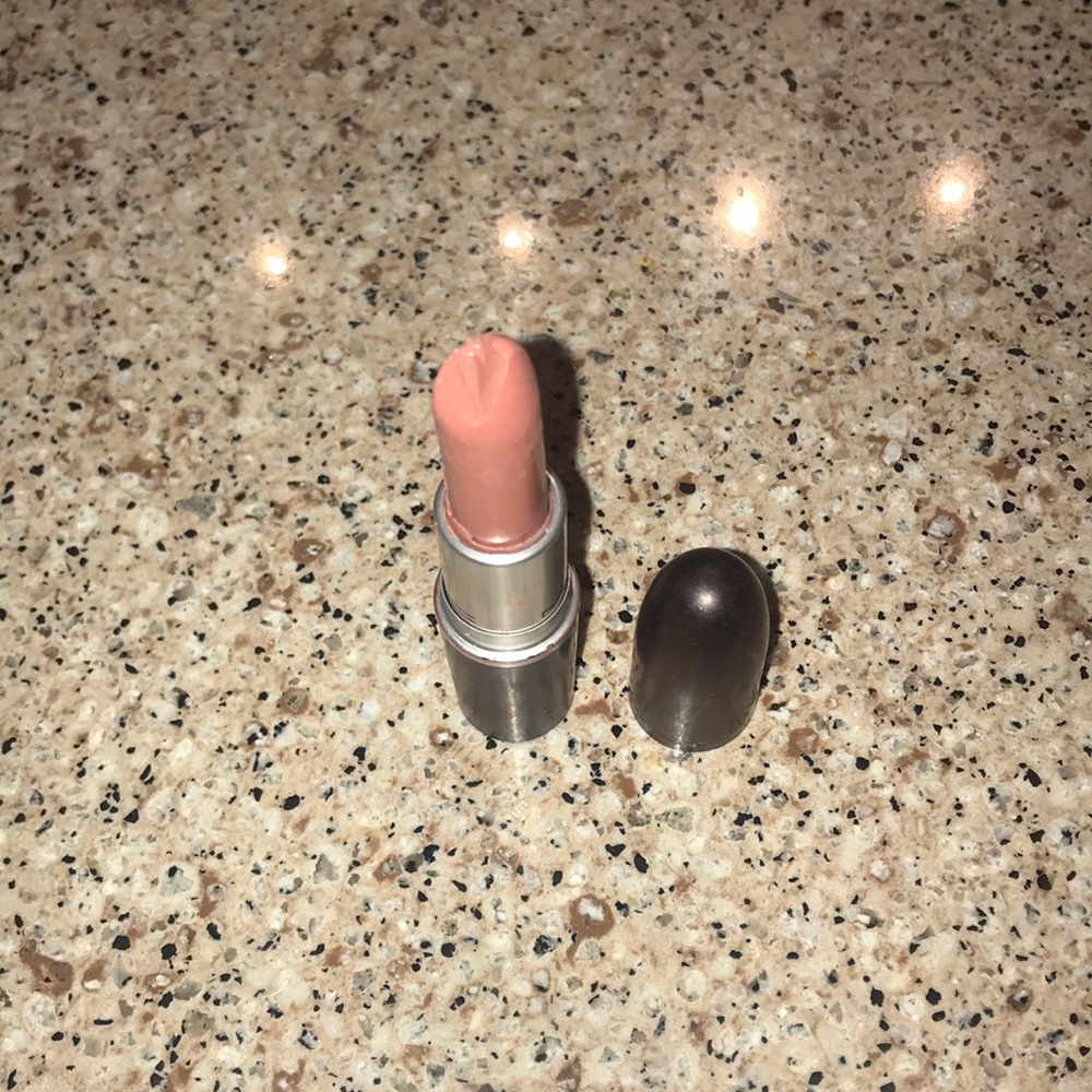 Mac Velvet teddy lipstick